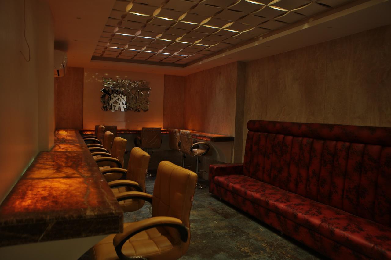 Hotel K P Pride Jālgaon Exteriér fotografie